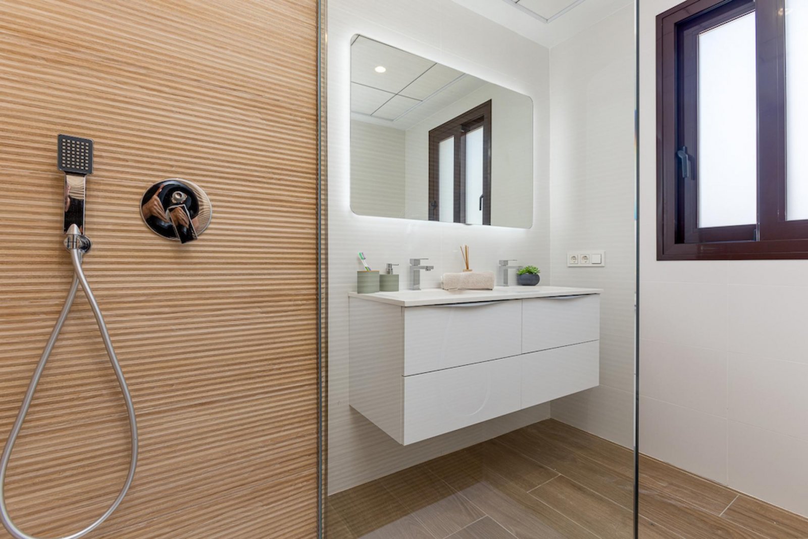 Moderne Villa mit 360° Panorama und Meerblick