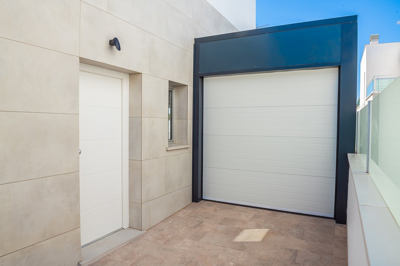 Moderne Villa mit Privatpool und Garage in Los Alcázares