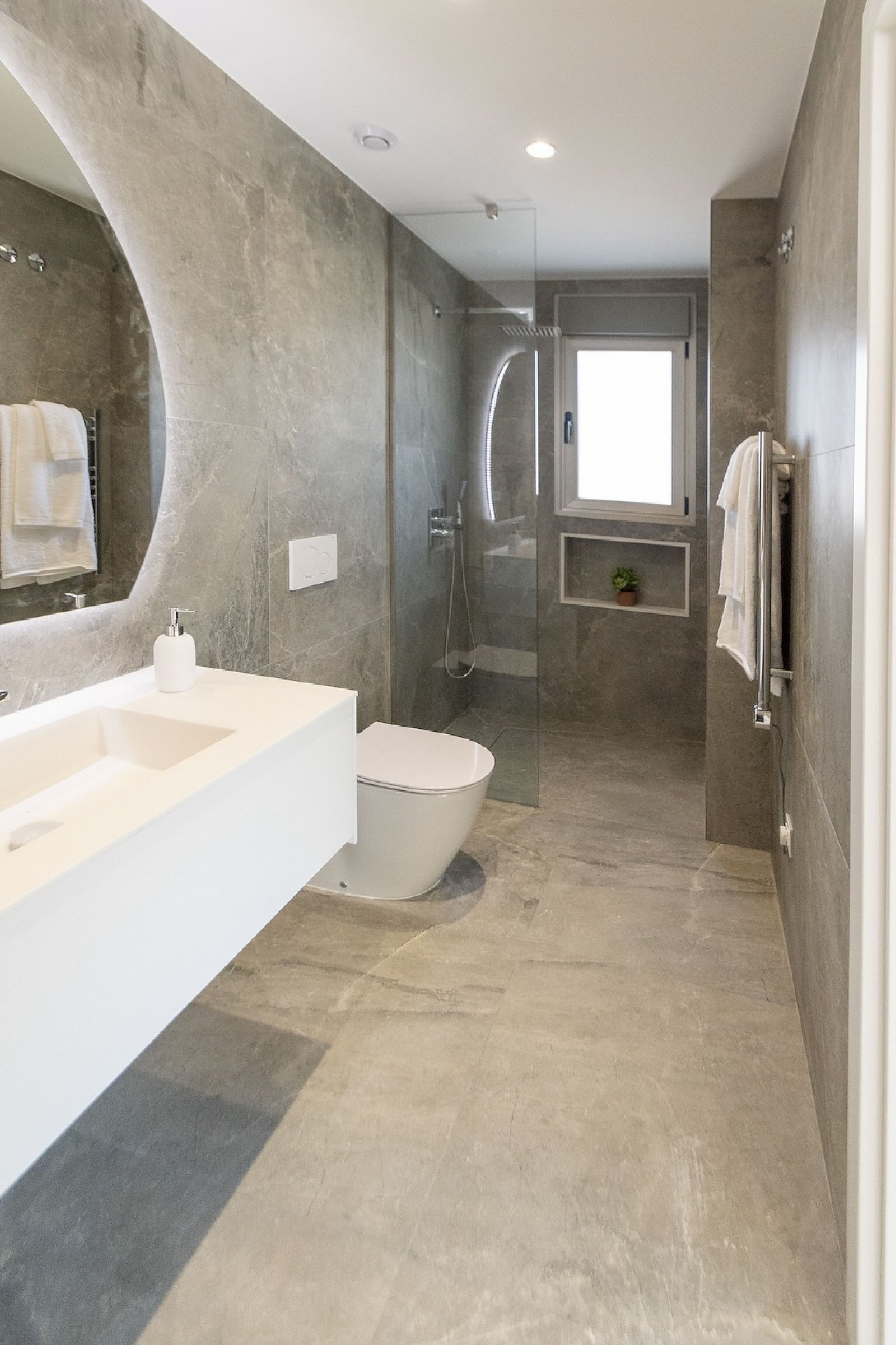 Exklusive 3-Zimmer-Villa mit privatem Pool und Parkplatz