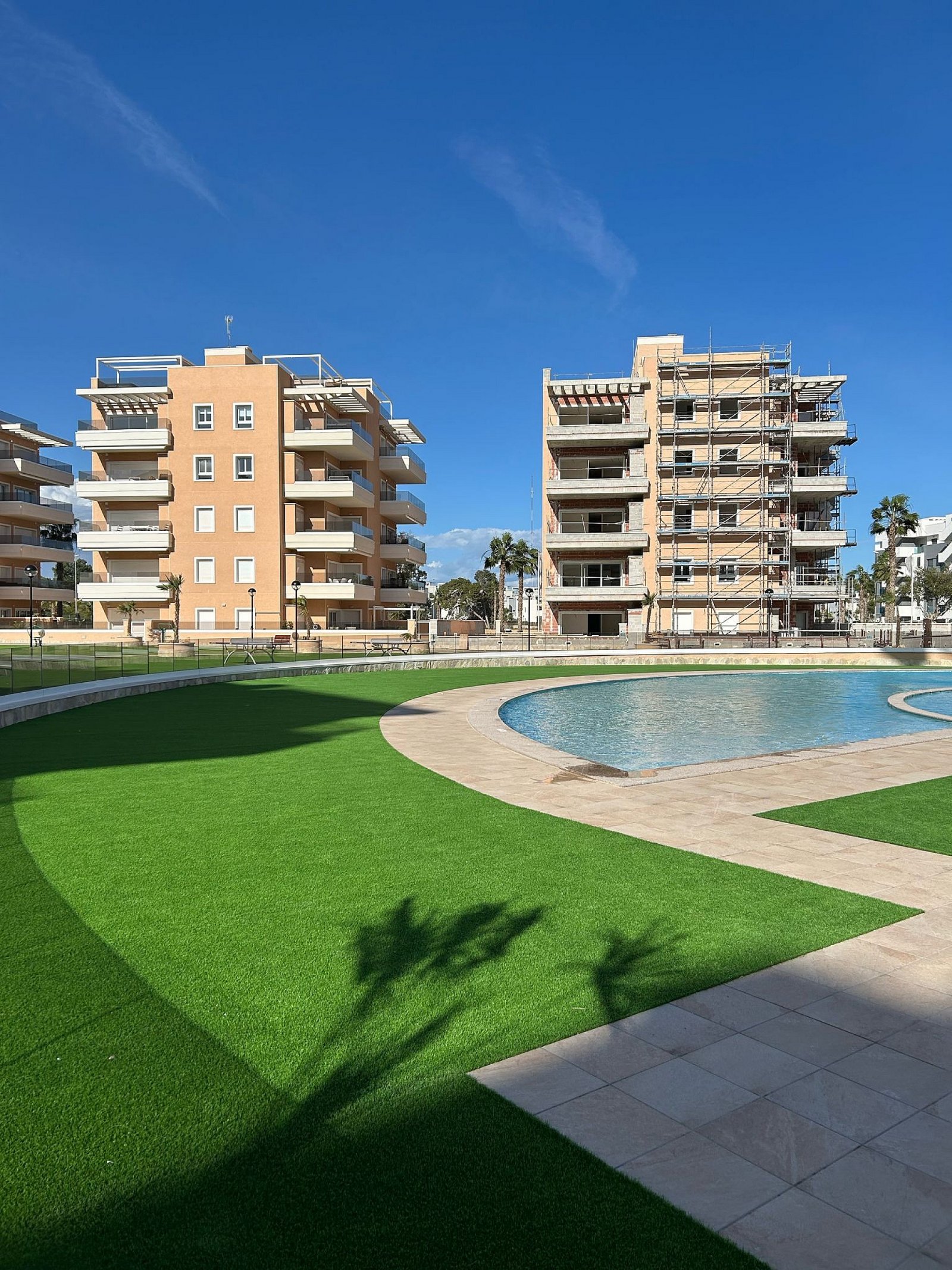 Komfortable Apartments mit Dachterrasse und Schwimmbädern