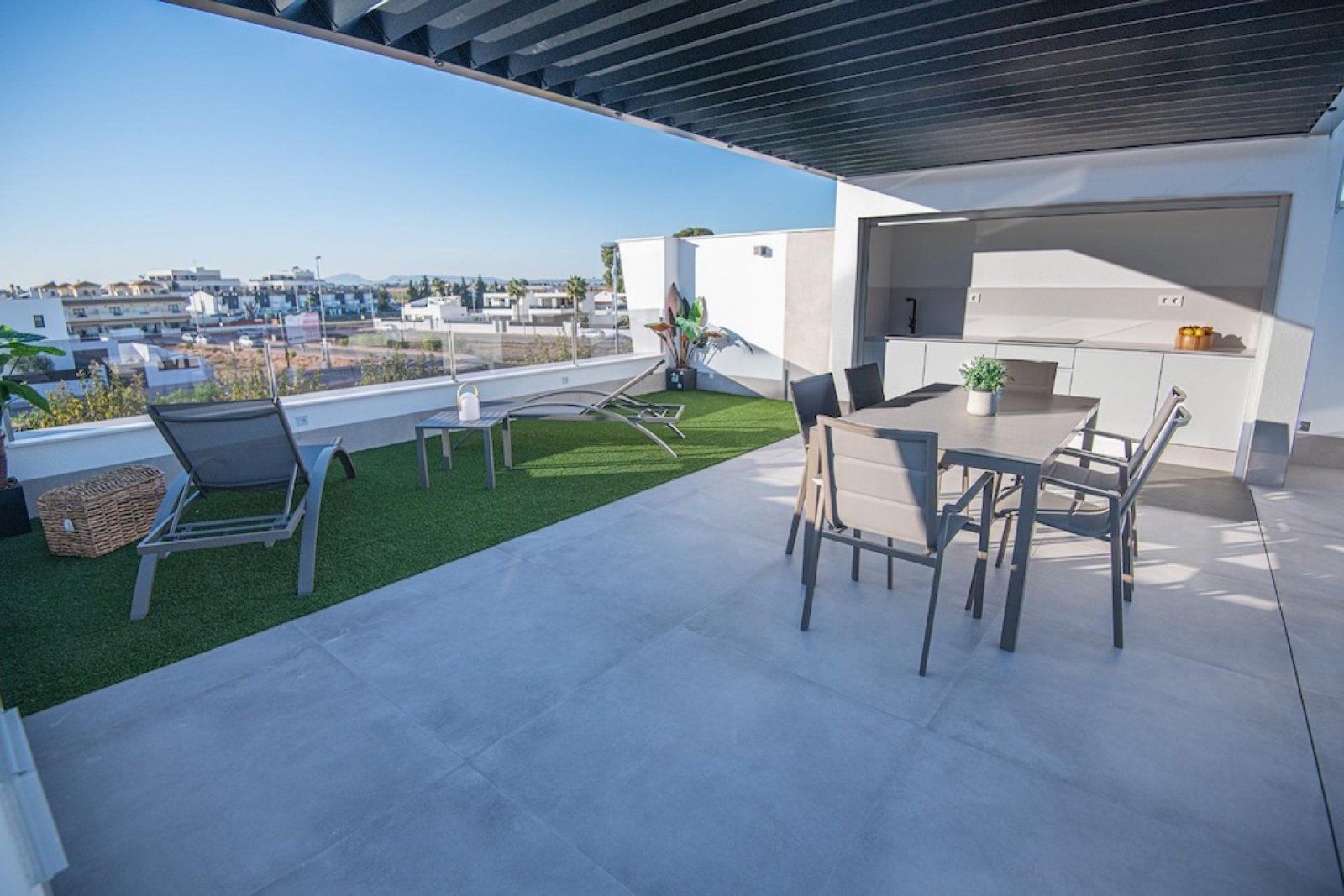 Moderne Villa mit Garten, Pool und Garage nahe Mar Menor