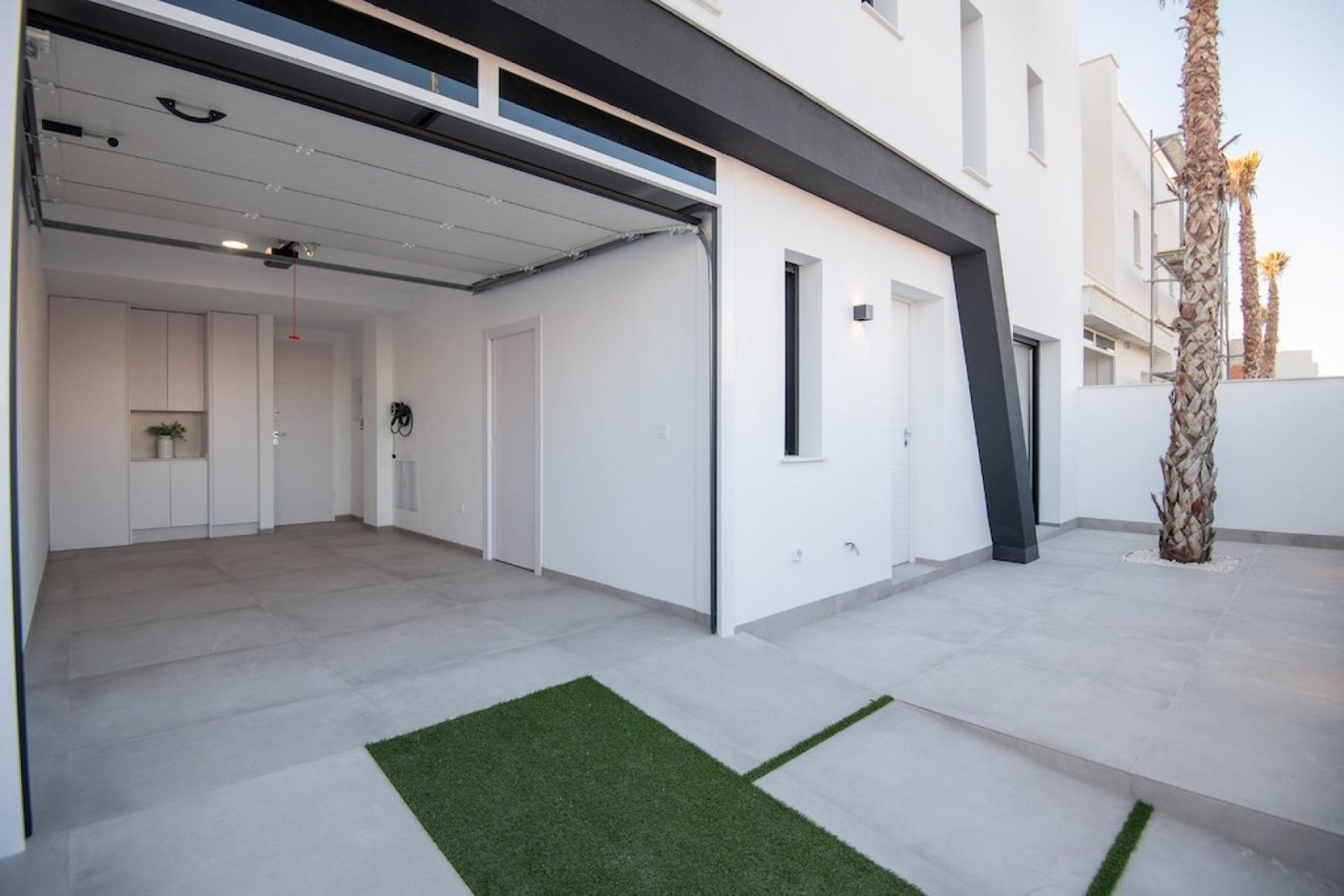 Moderne Villa mit Garten, Pool und Garage nahe Mar Menor