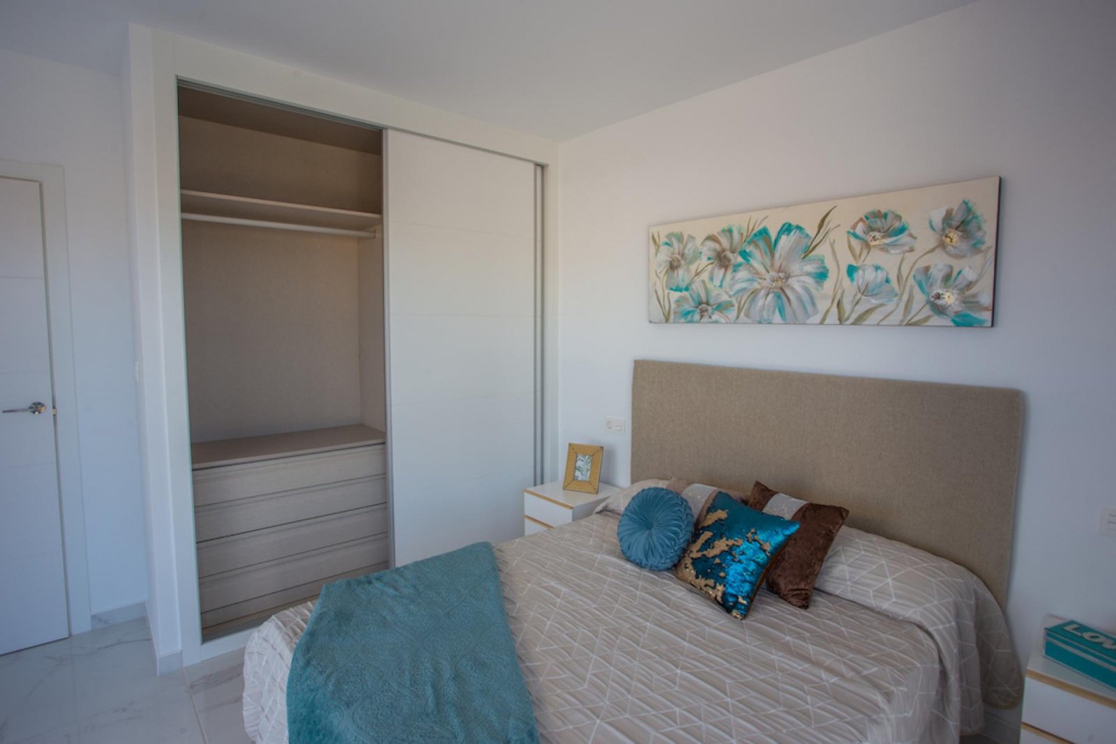 Elegante Villa mit Pooloption und Parkplatz