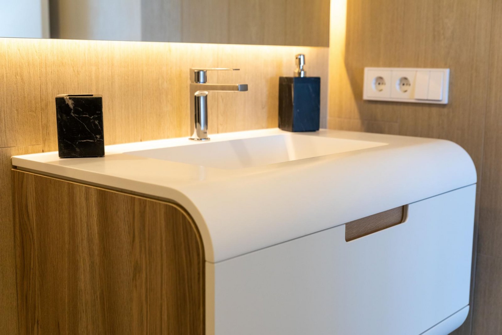 Traumwohnung mit Meerblick, Terrasse & Pool