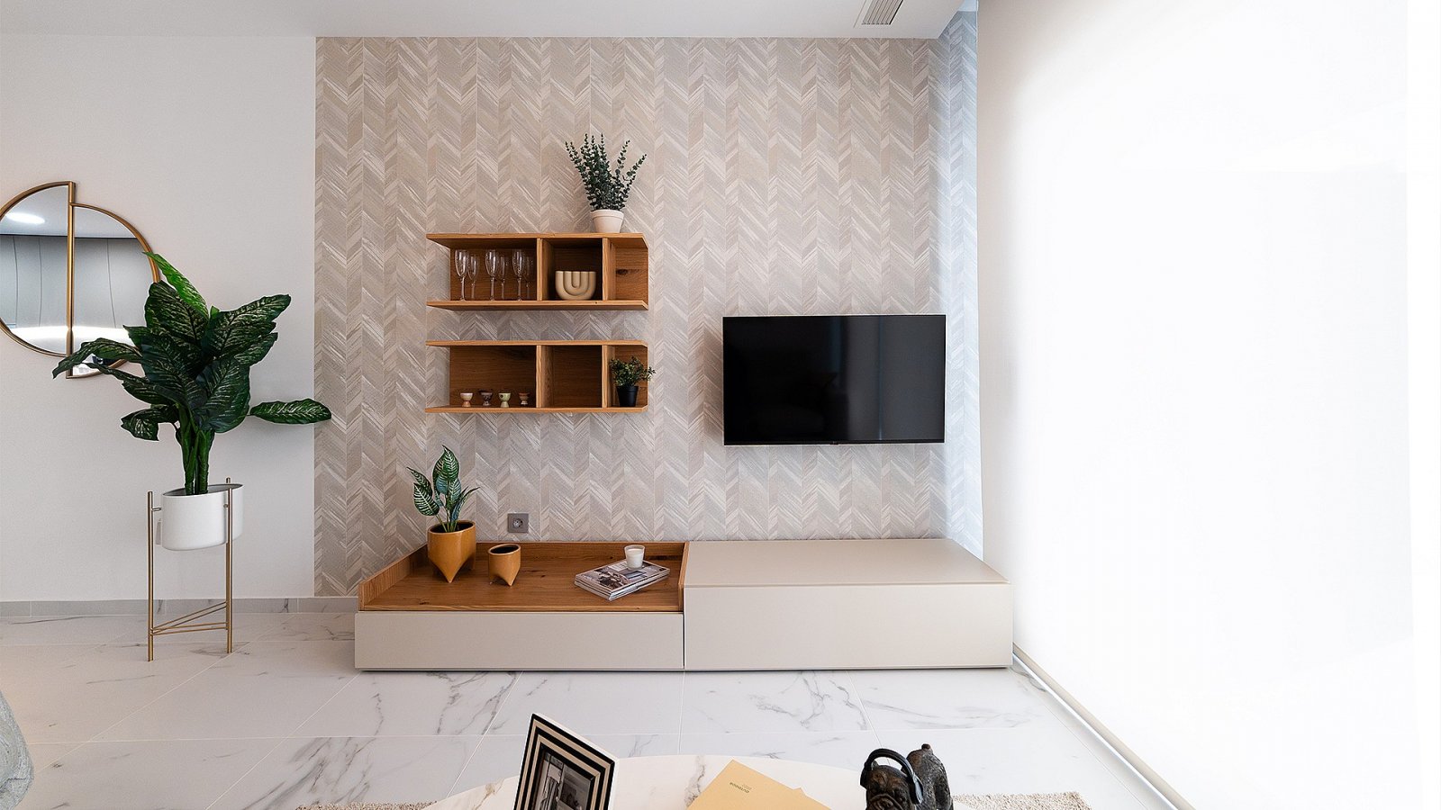 Modernes Apartment mit Dachterrasse, Pool und Parkplatz