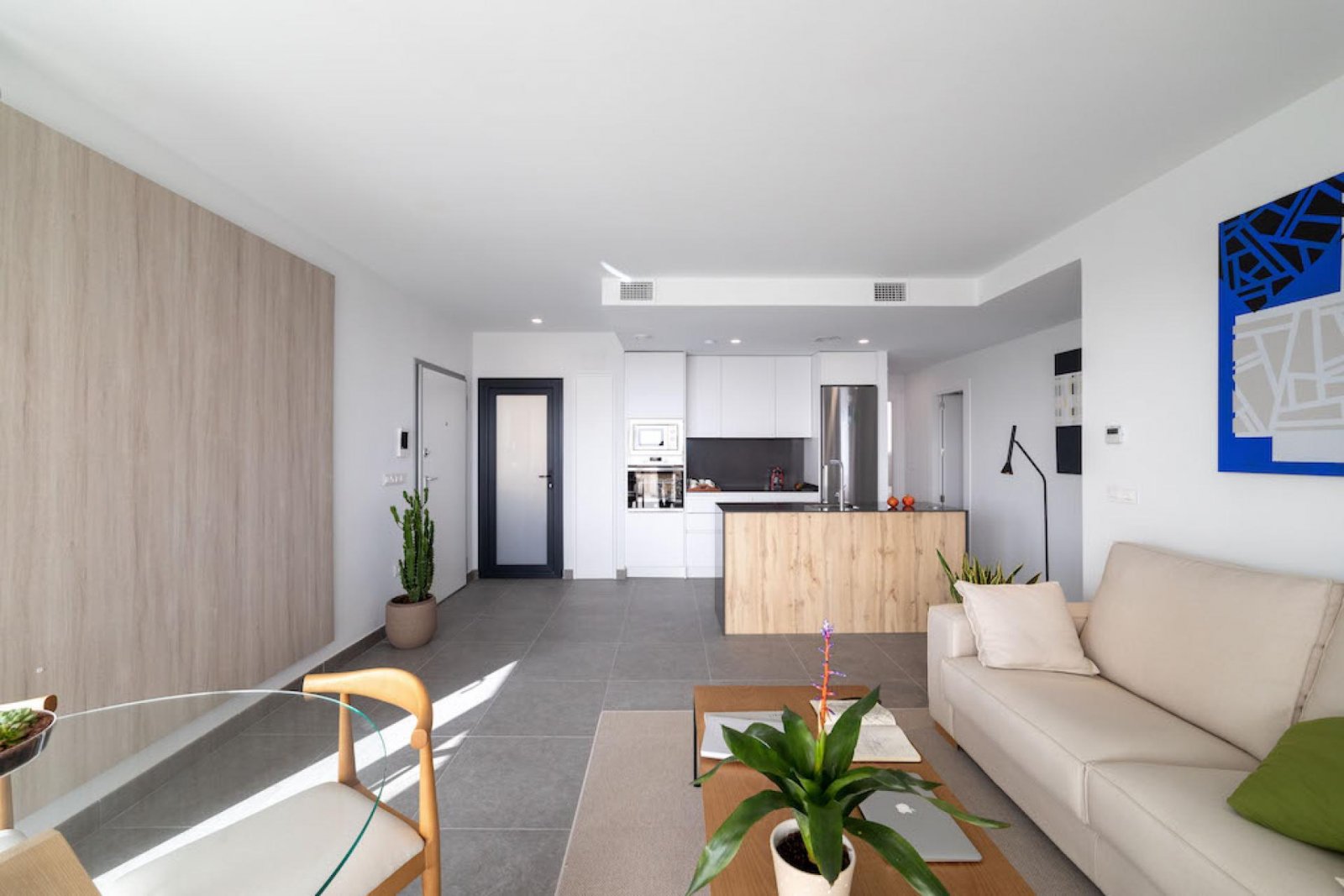 Exklusives Wohnen zwischen Bergen und Meer