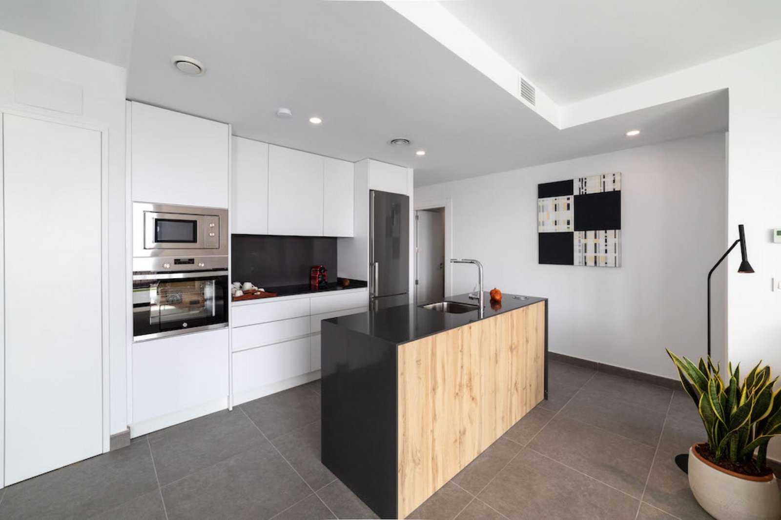 Exklusives Wohnen zwischen Bergen und Meer