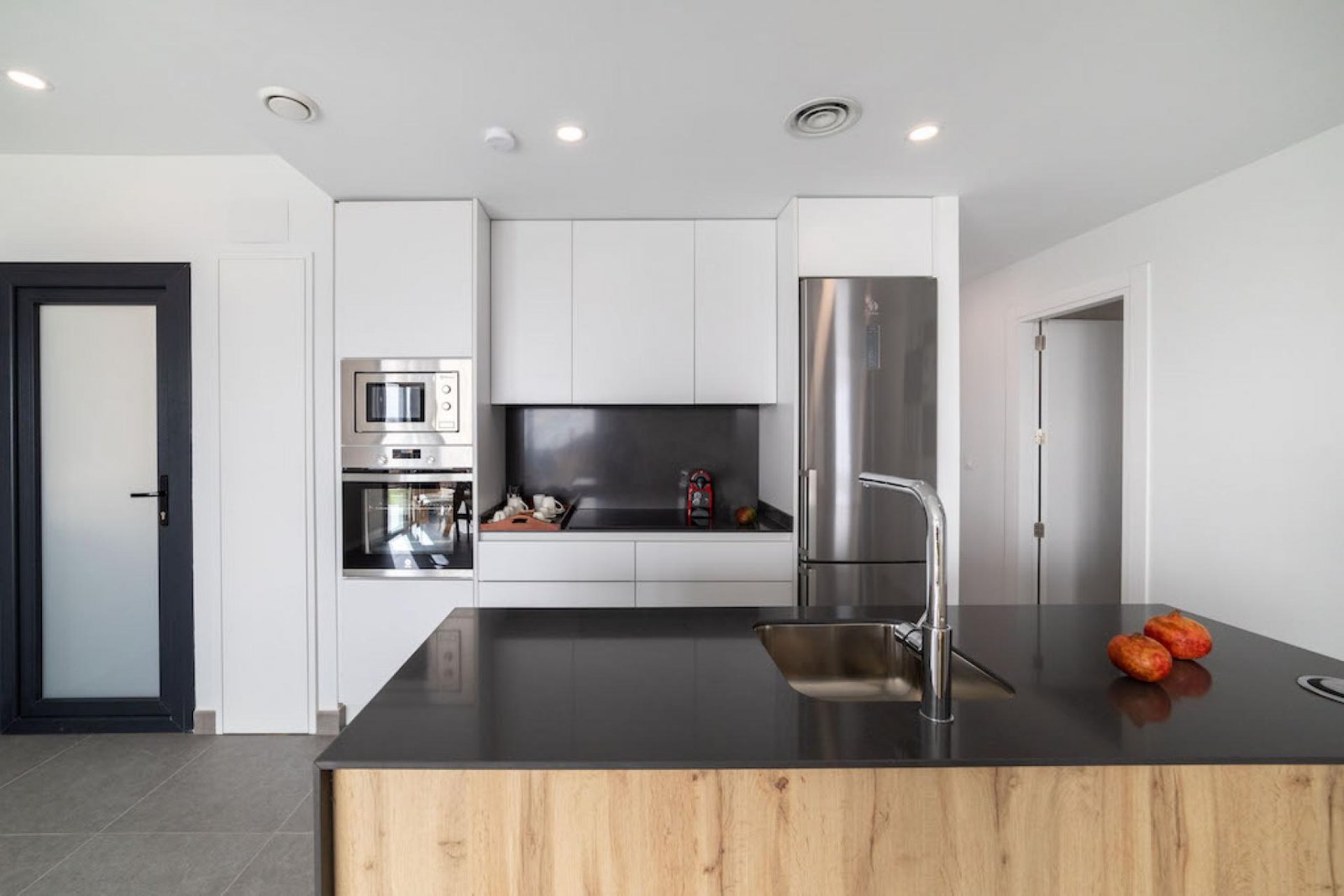 Exklusives Wohnen zwischen Bergen und Meer