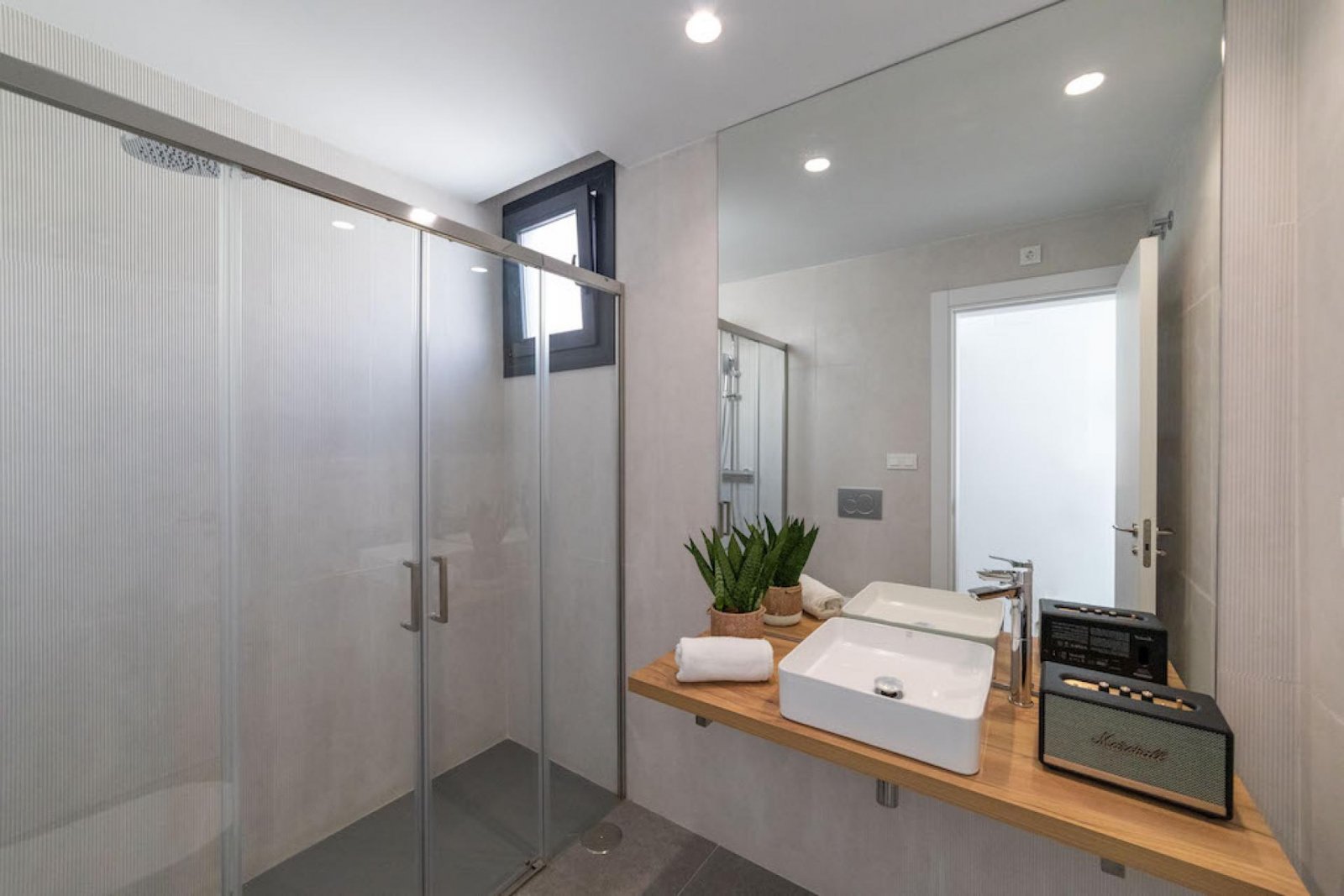 Exklusives Wohnen zwischen Bergen und Meer