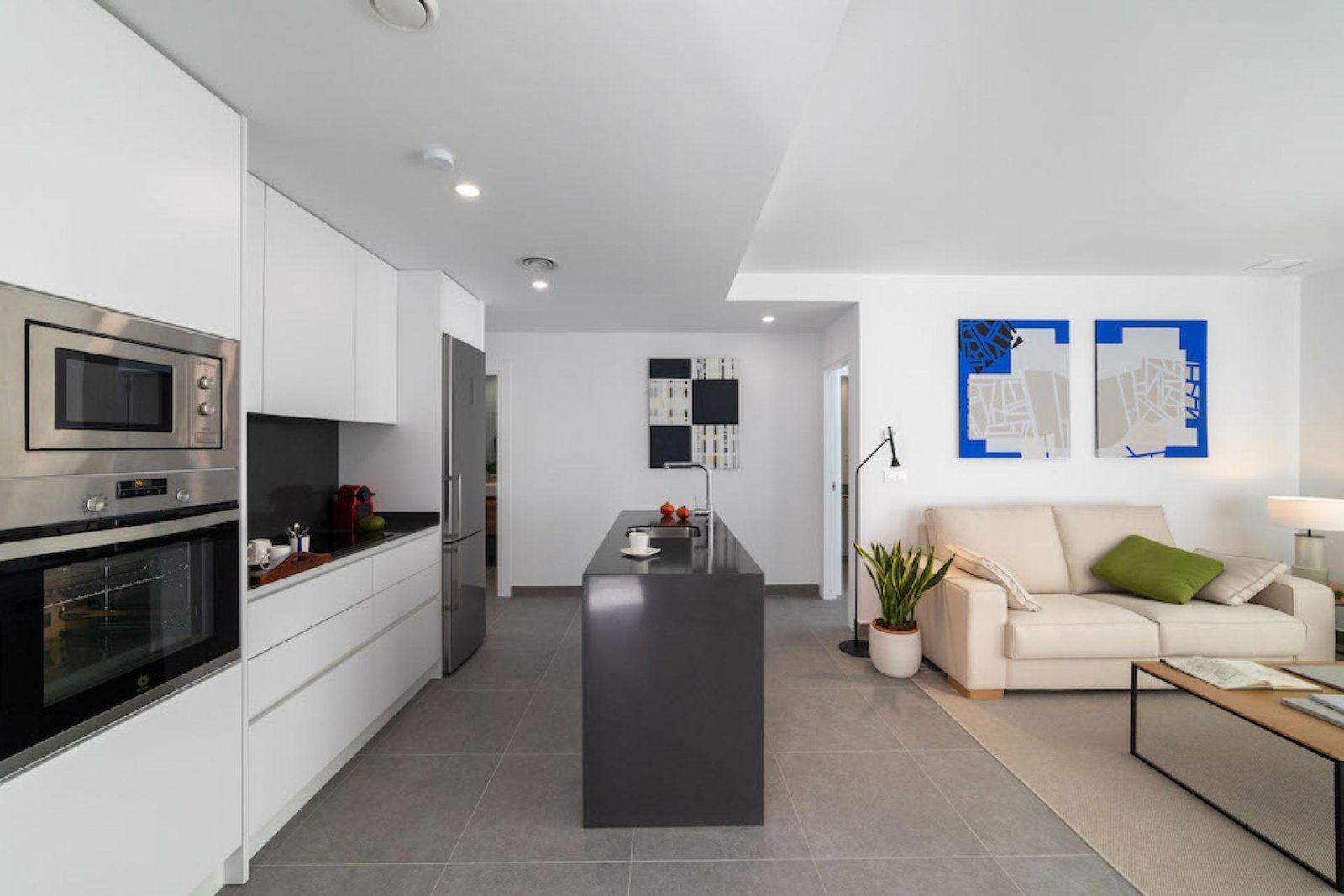 Exklusives Wohnen zwischen Bergen und Meer