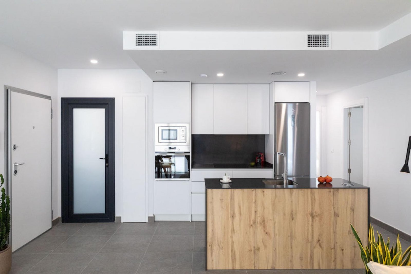 Exklusives Wohnen zwischen Bergen und Meer