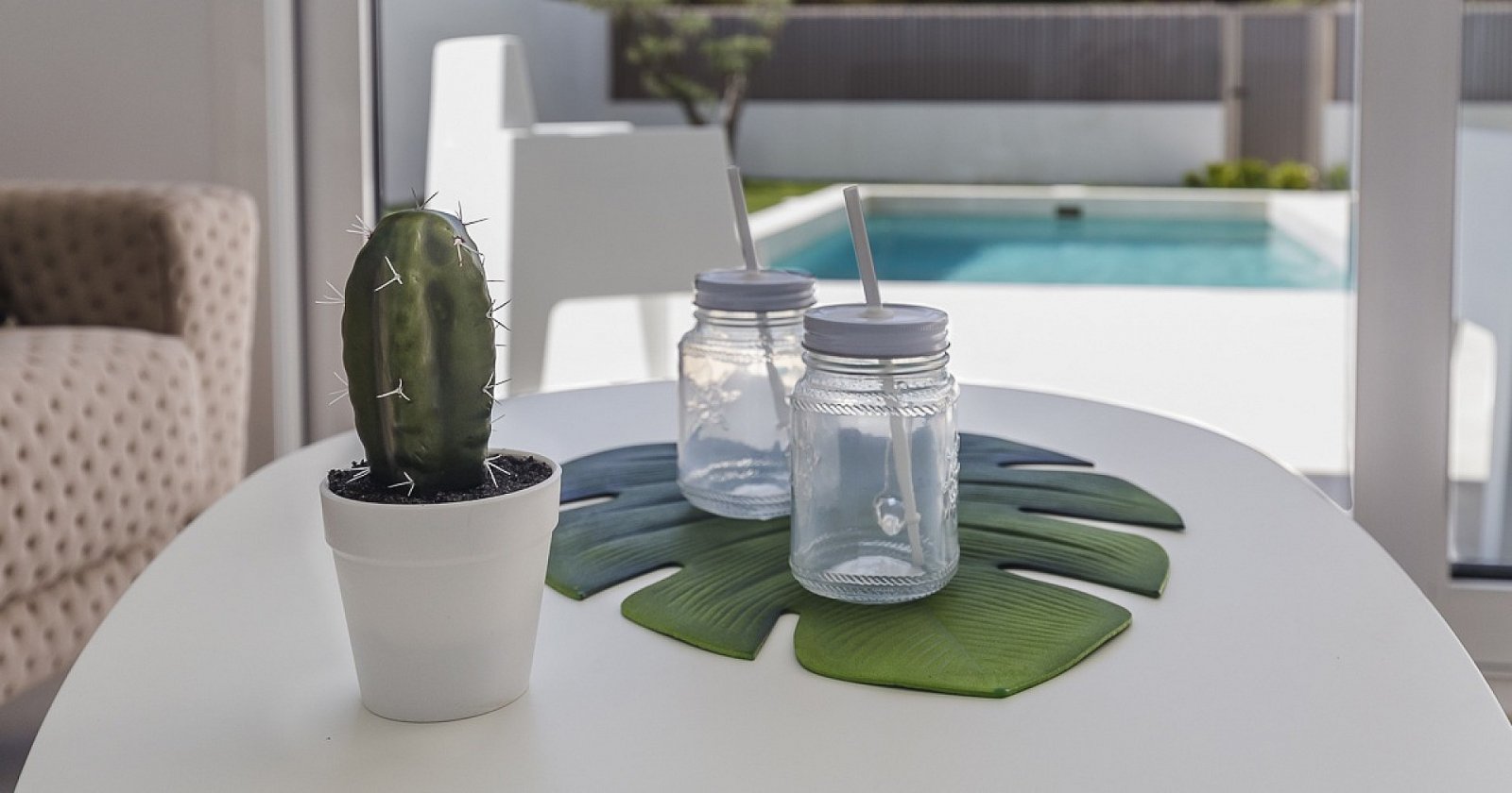 Exklusive Gartenwohnung mit privatem Pool