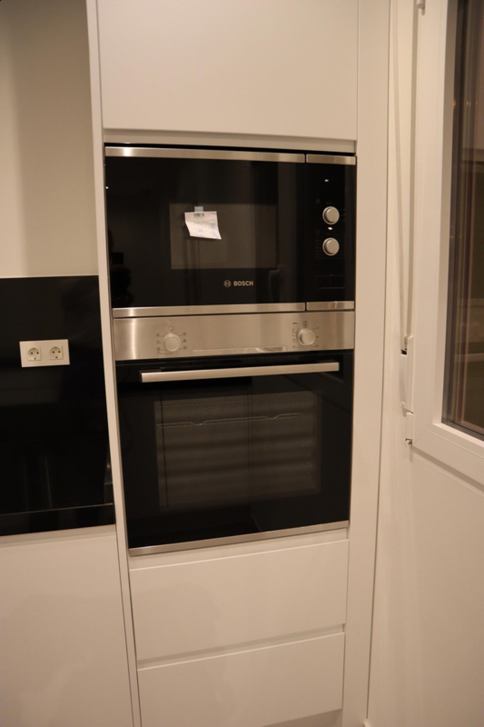 Moderne Neubau-Villa mit Pool & Traumgrundstück