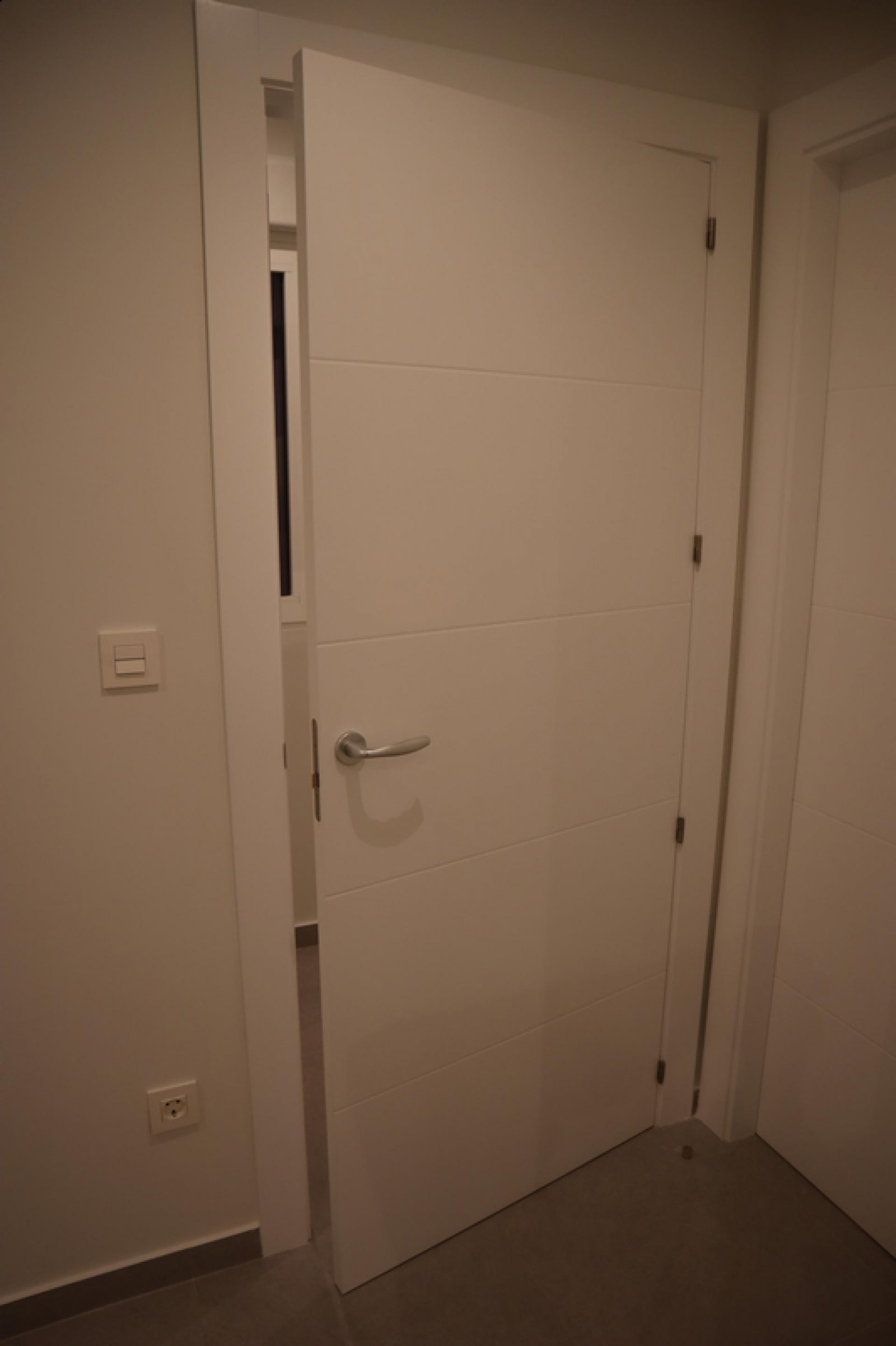 Moderne Neubau-Villa mit Pool & Traumgrundstück