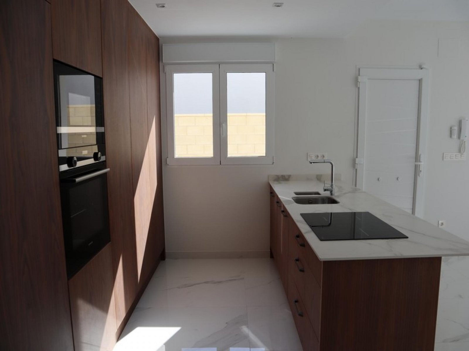 Mediterrane Neubau-Villa mit Komfort & Qualität