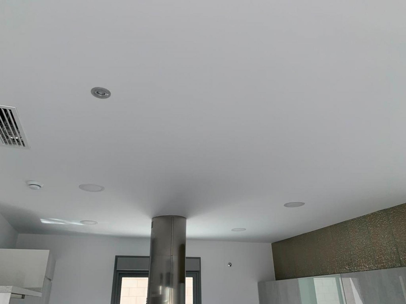 Stilvolle Neubauvilla mit Pool & Grundstück