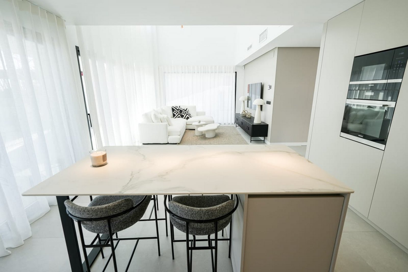 Moderne Villa mit Pool, Garage und erstklassiger Lage