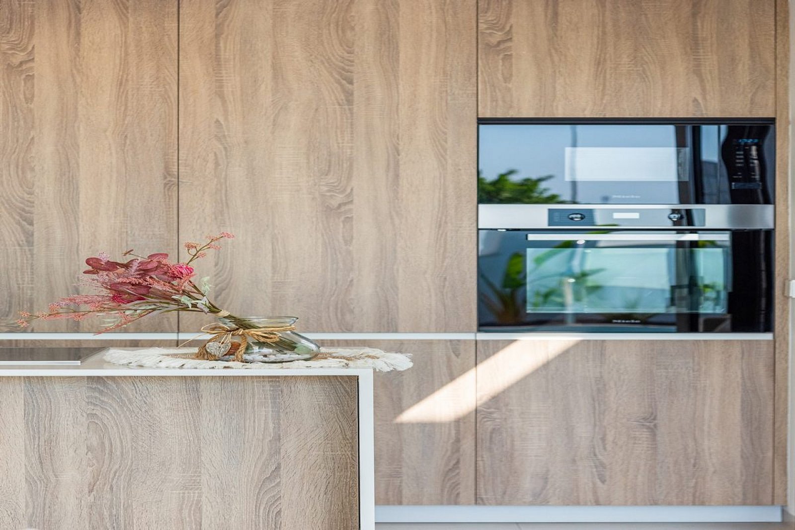 Moderne Villa mit Pool auf eigenem Grundstück