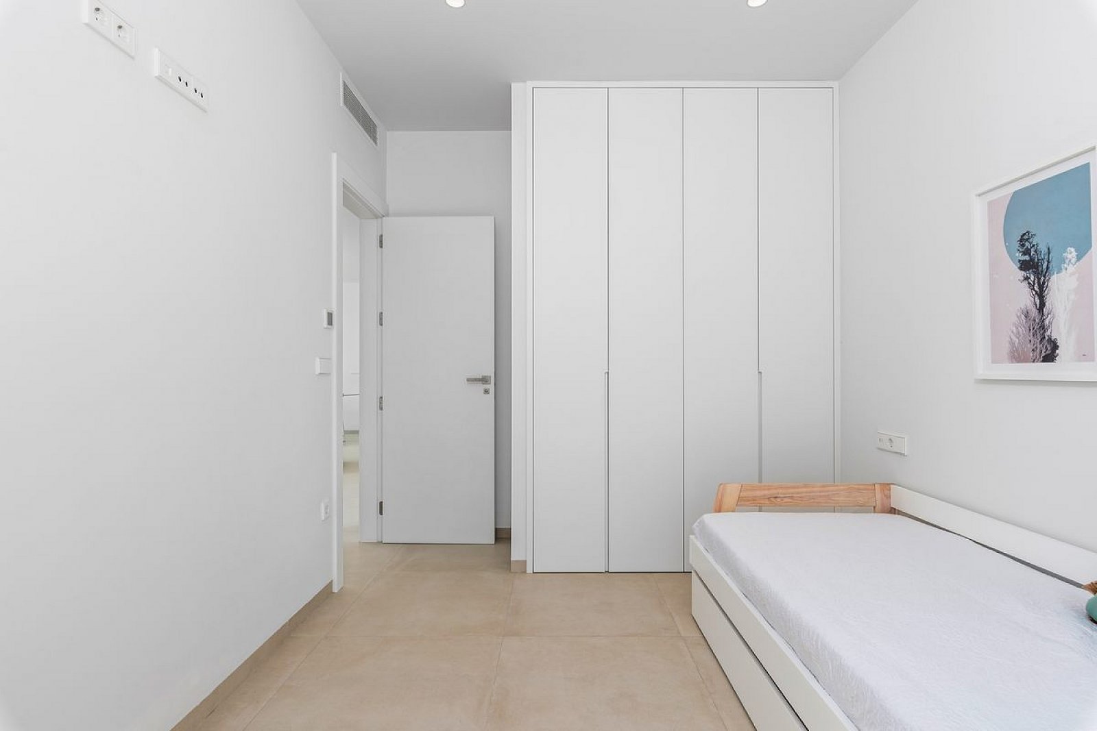 Moderne Villa mit Pool auf eigenem Grundstück