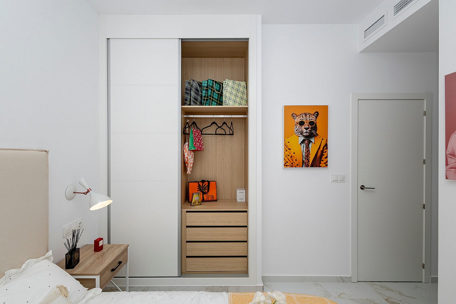 Mediterrane Traumvillen zwischen Meer und Bergen