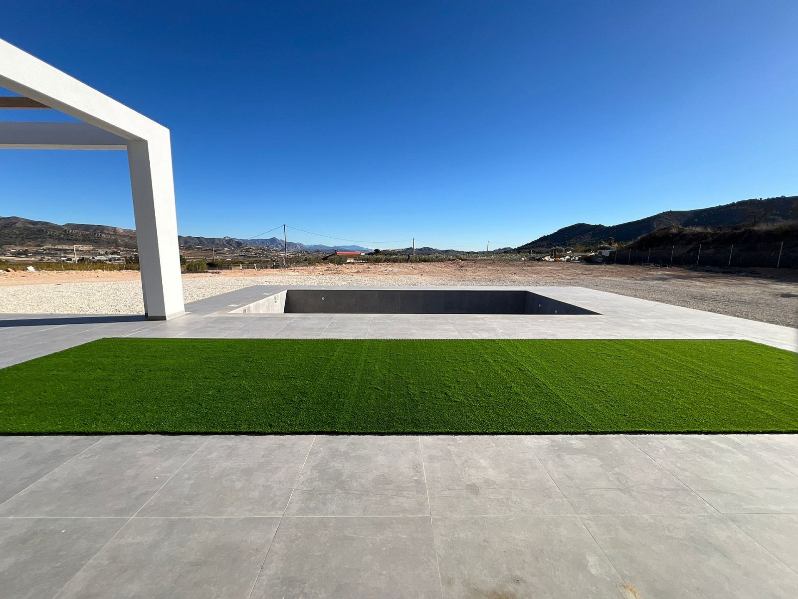 Luxusvilla mit Pool, Garage und spektakulärem Panorama