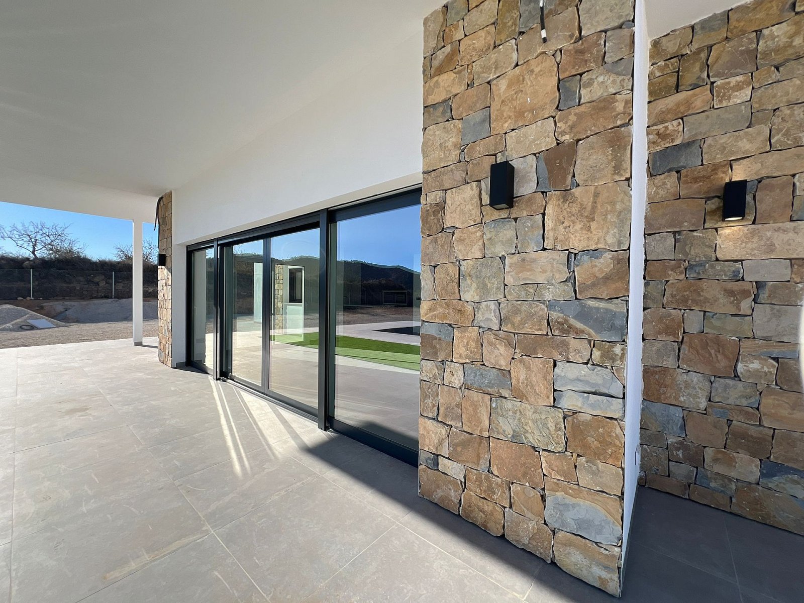 Luxusvilla mit Pool, Garage und spektakulärem Panorama