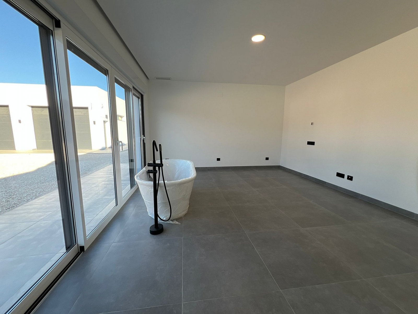 Luxusvilla mit Pool, Garage und spektakulärem Panorama