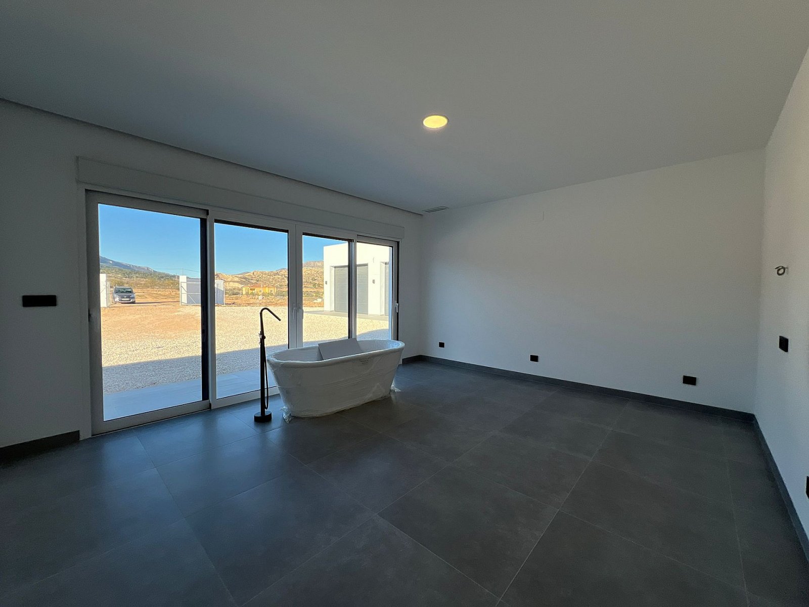 Luxusvilla mit Pool, Garage und spektakulärem Panorama