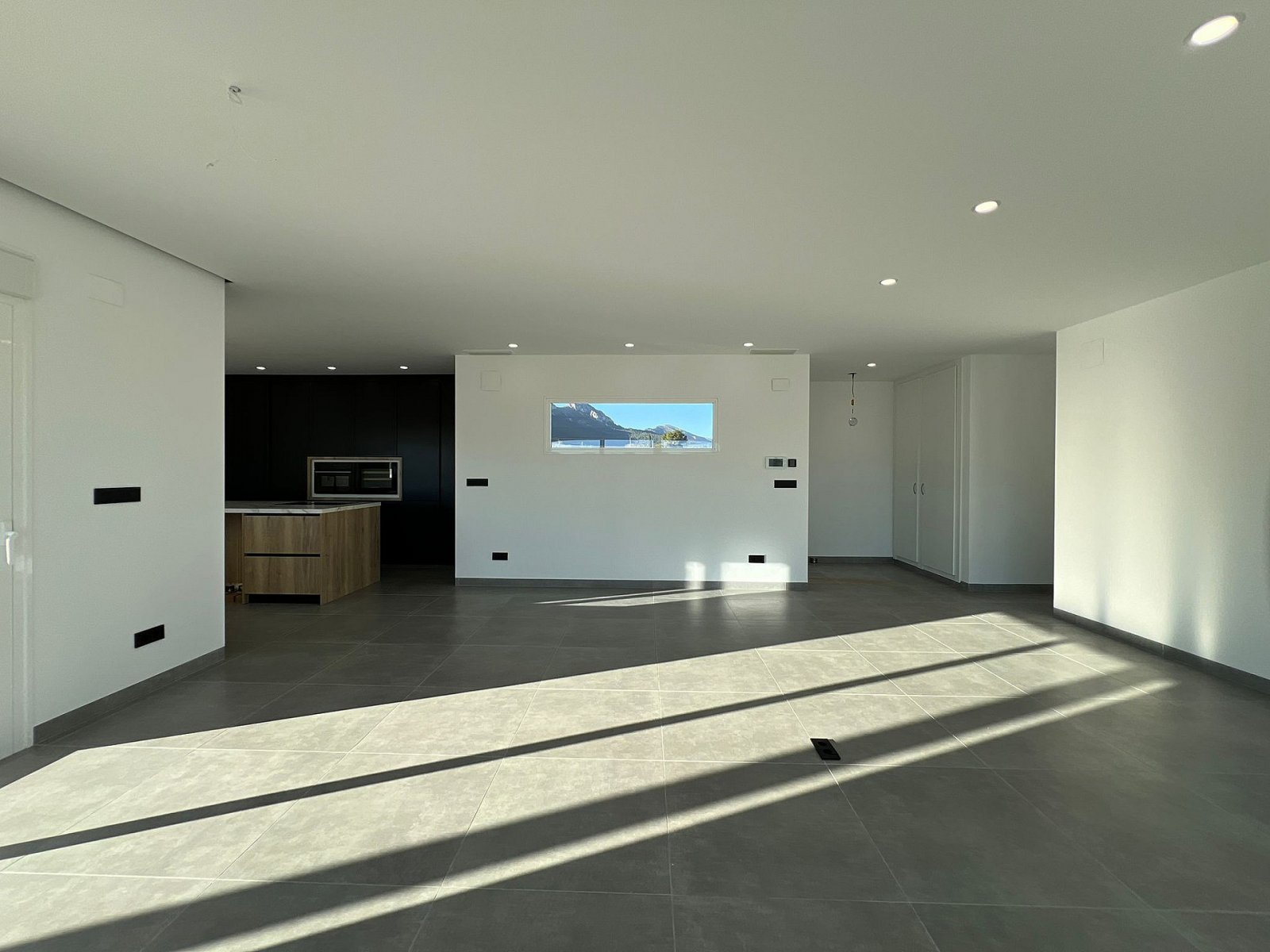 Luxusvilla mit Pool, Garage und spektakulärem Panorama