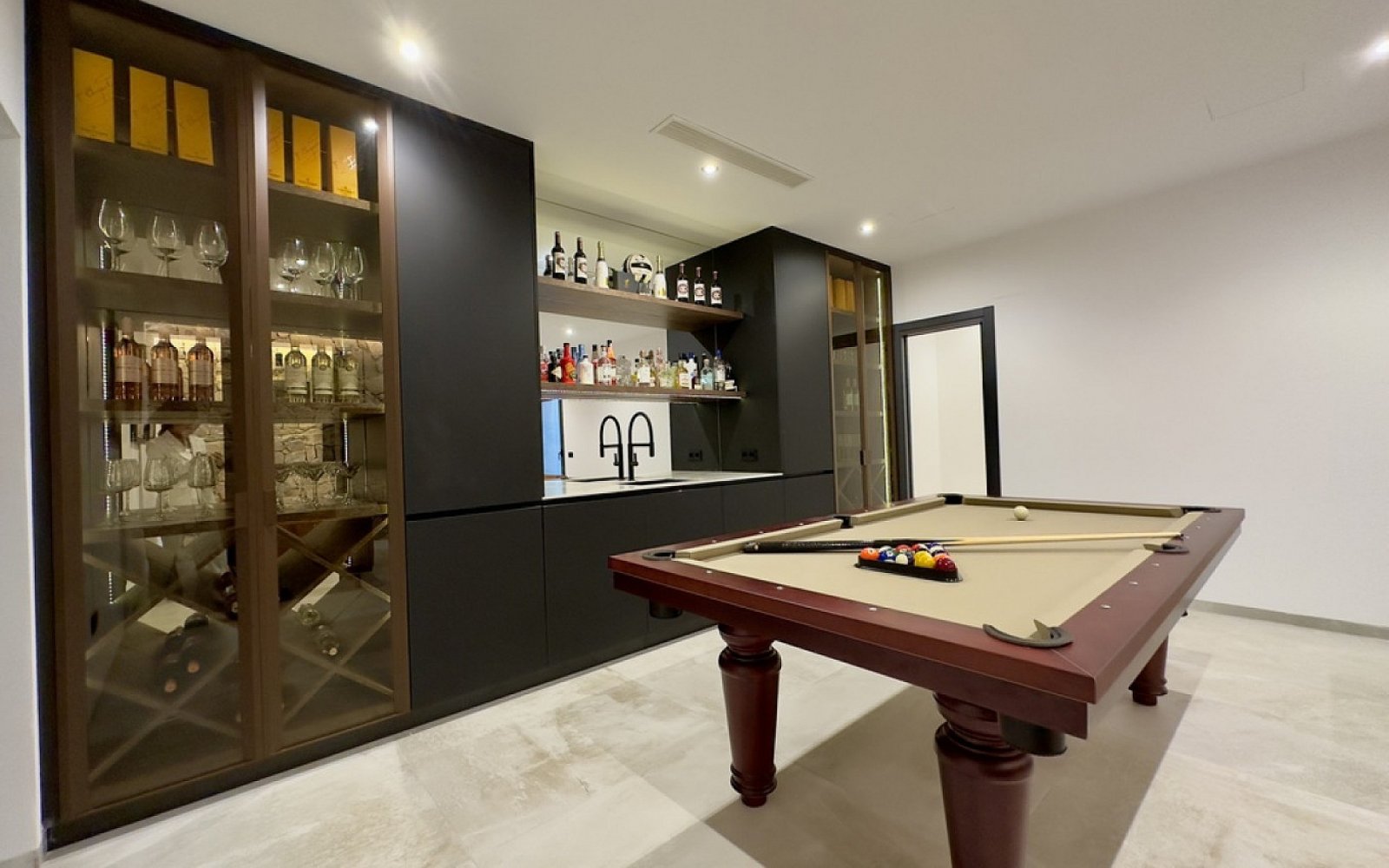 Luxuriöses Apartment mit Garten und Gemeinschaftspool