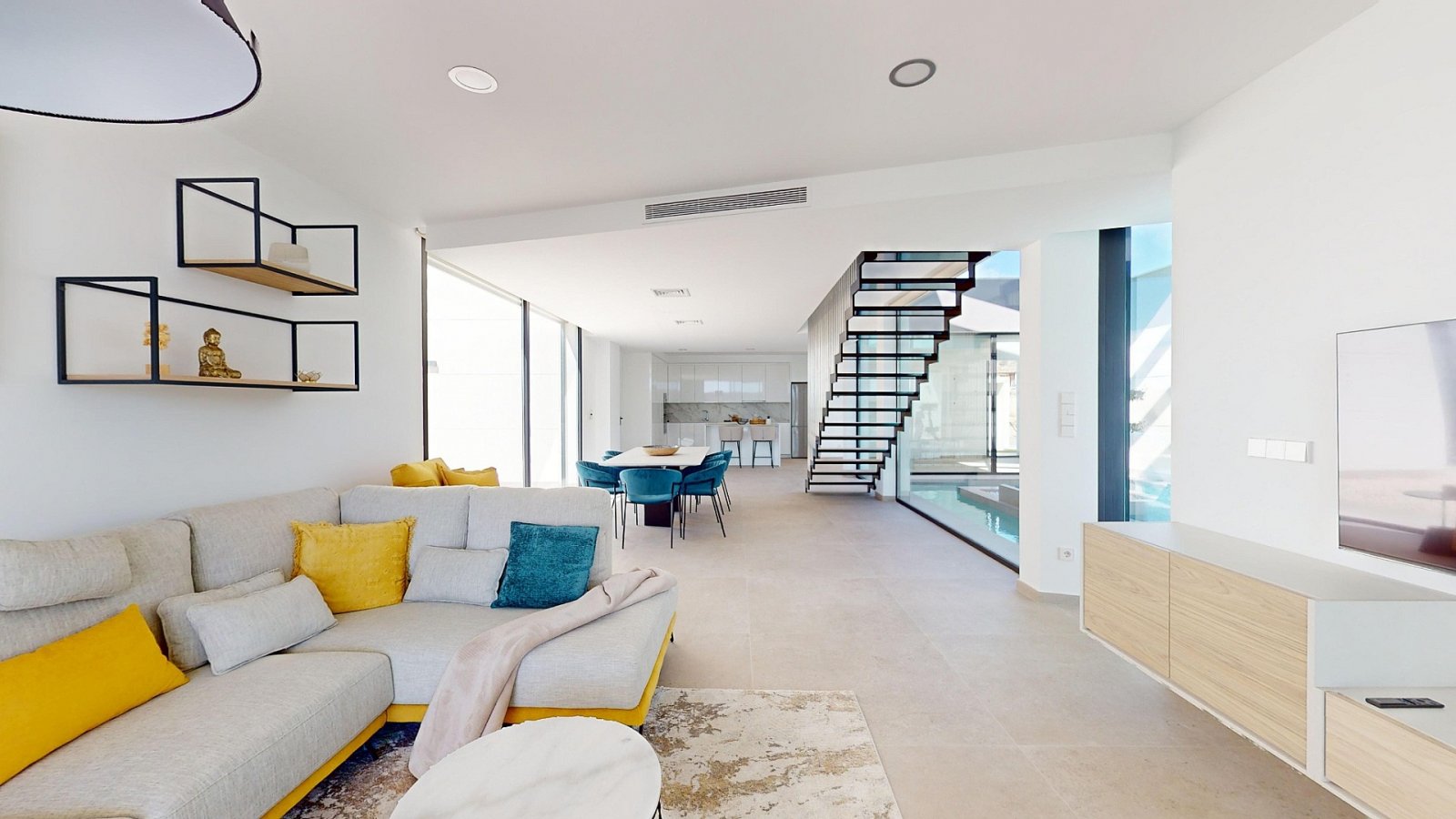 Luxuriöse 4-Schlafzimmer-Villa mit Pool und Privatgarage