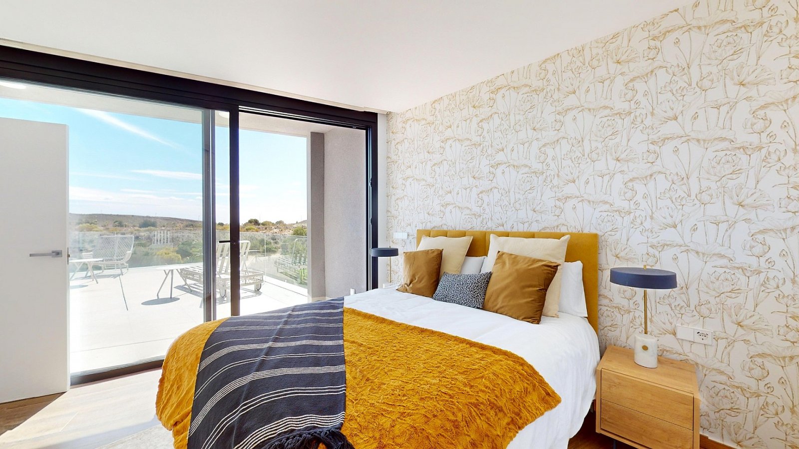 Luxuriöse 4-Schlafzimmer-Villa mit Pool und Privatgarage