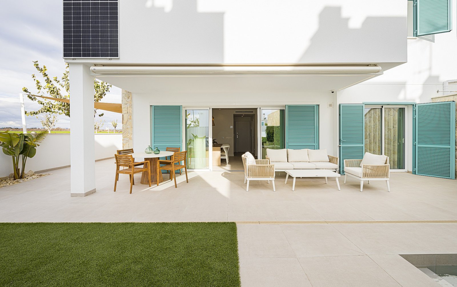 Torre de la Horadada: Exklusives Gartenapartment nur 800 m vom Strand 