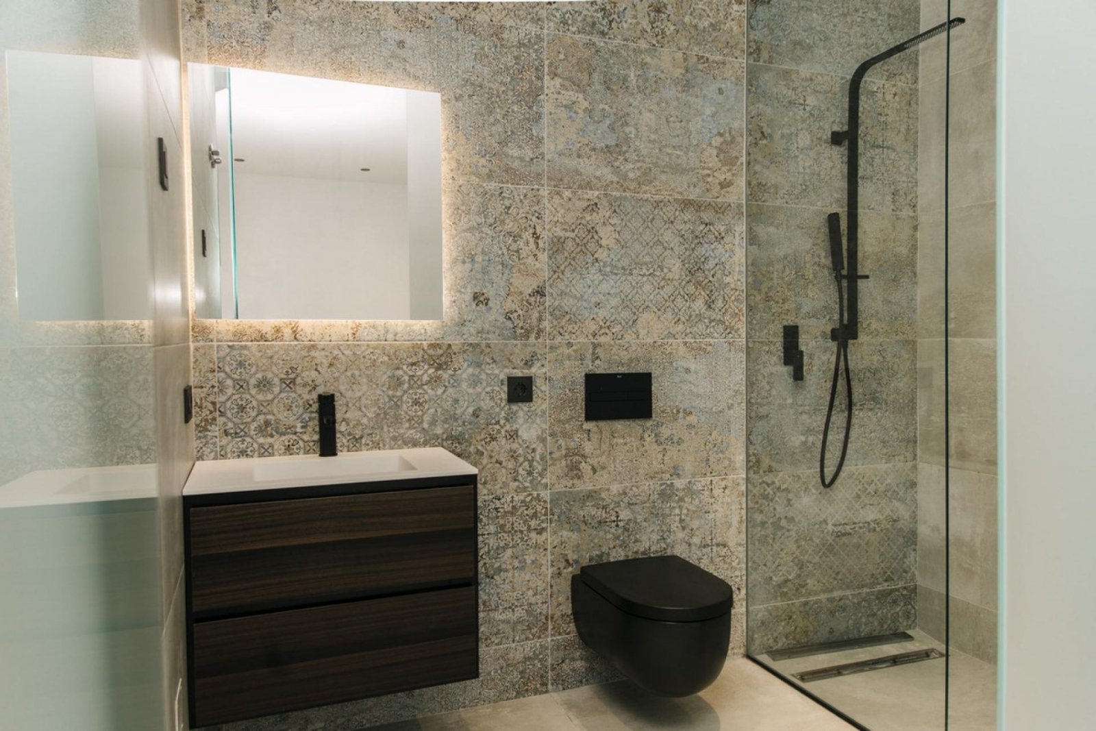 Exklusive Villa mit Infinity-Pool & Meerblick