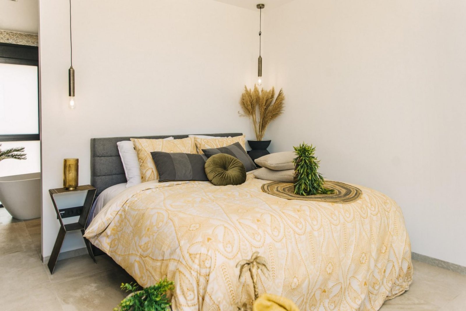 Exklusive Villa mit Infinity-Pool & Meerblick