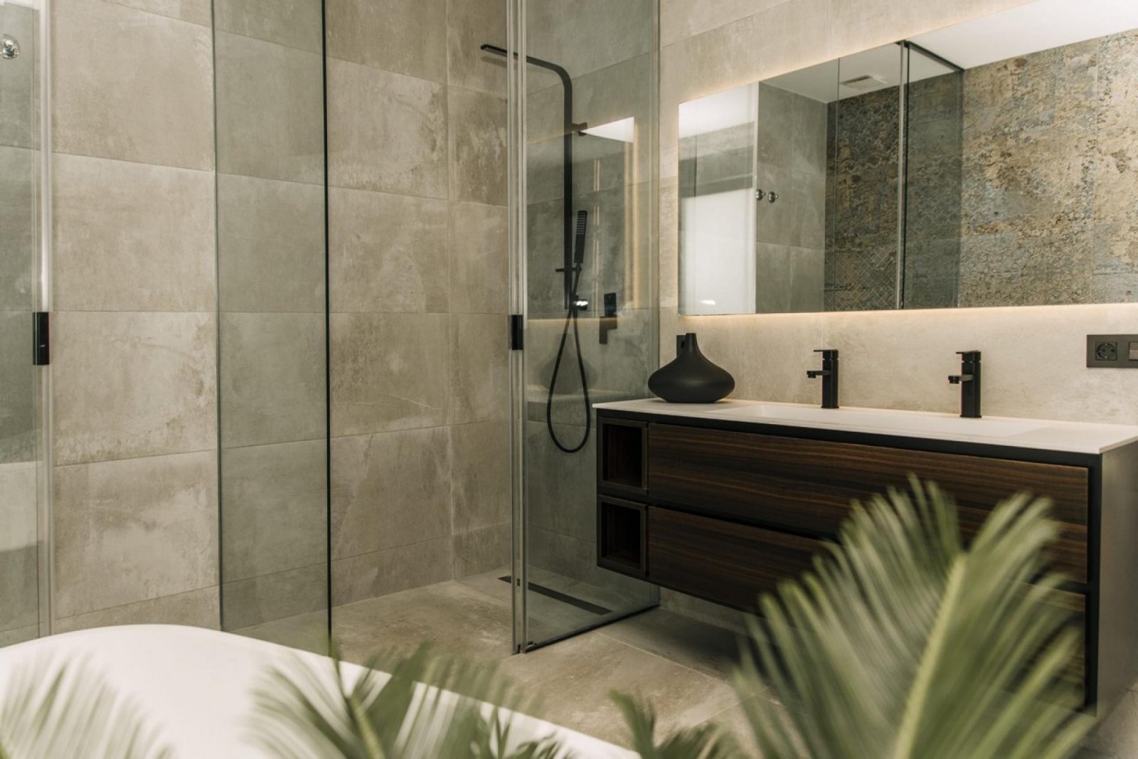 Exklusive Villa mit Infinity-Pool & Meerblick