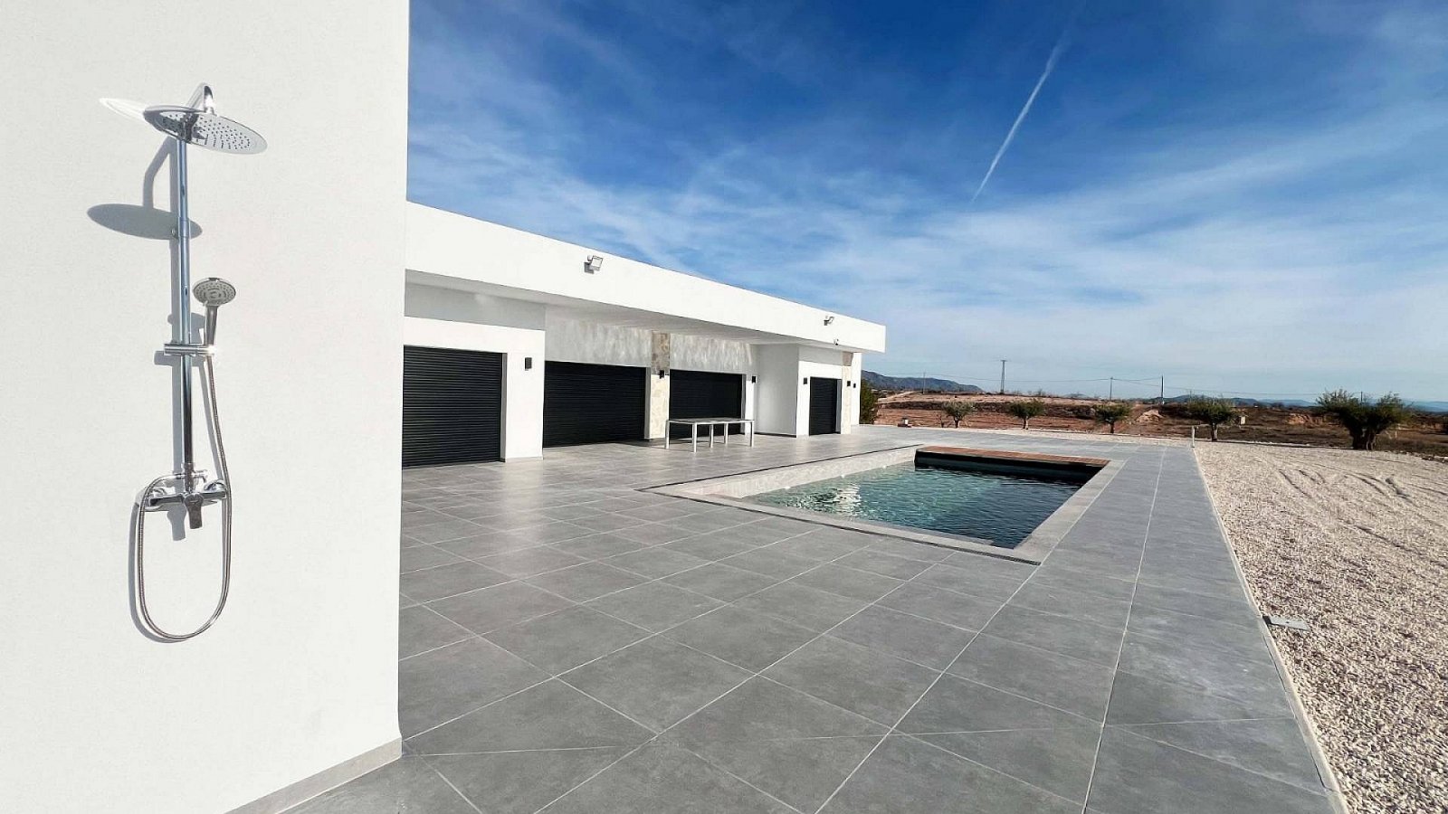 Avantgardistische Villa mit Pool und spektakulären Panoramablicken