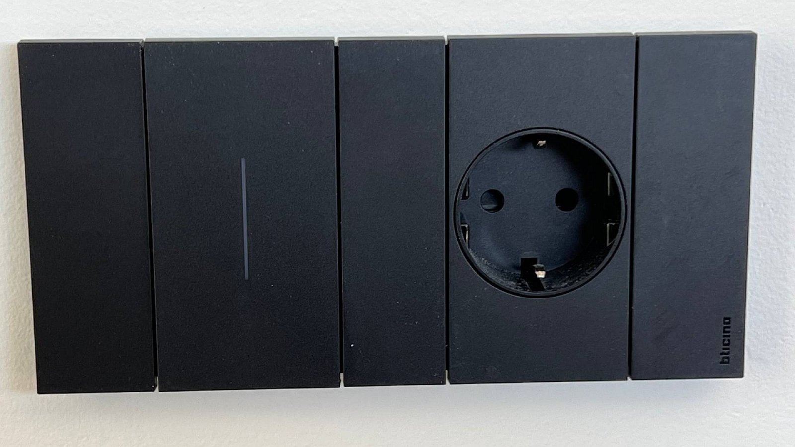 Avantgardistische Villa mit Pool und spektakulären Panoramablicken