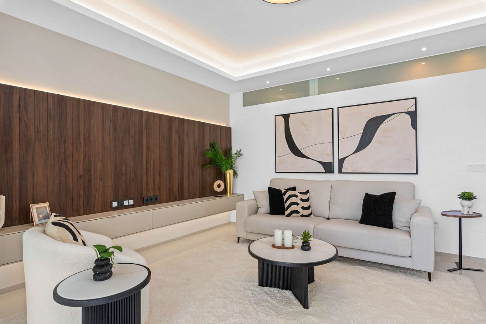 Moderne Gartenwohnung mit Pool