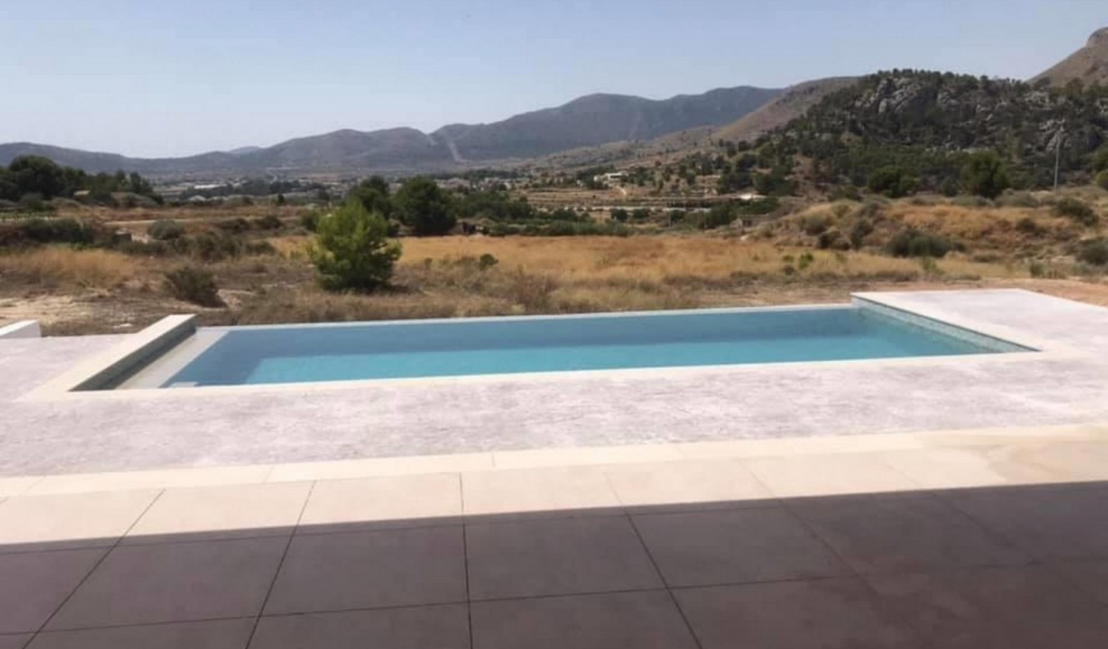 Design-Villa mit Privatpool und elegantem Wohnkonzept