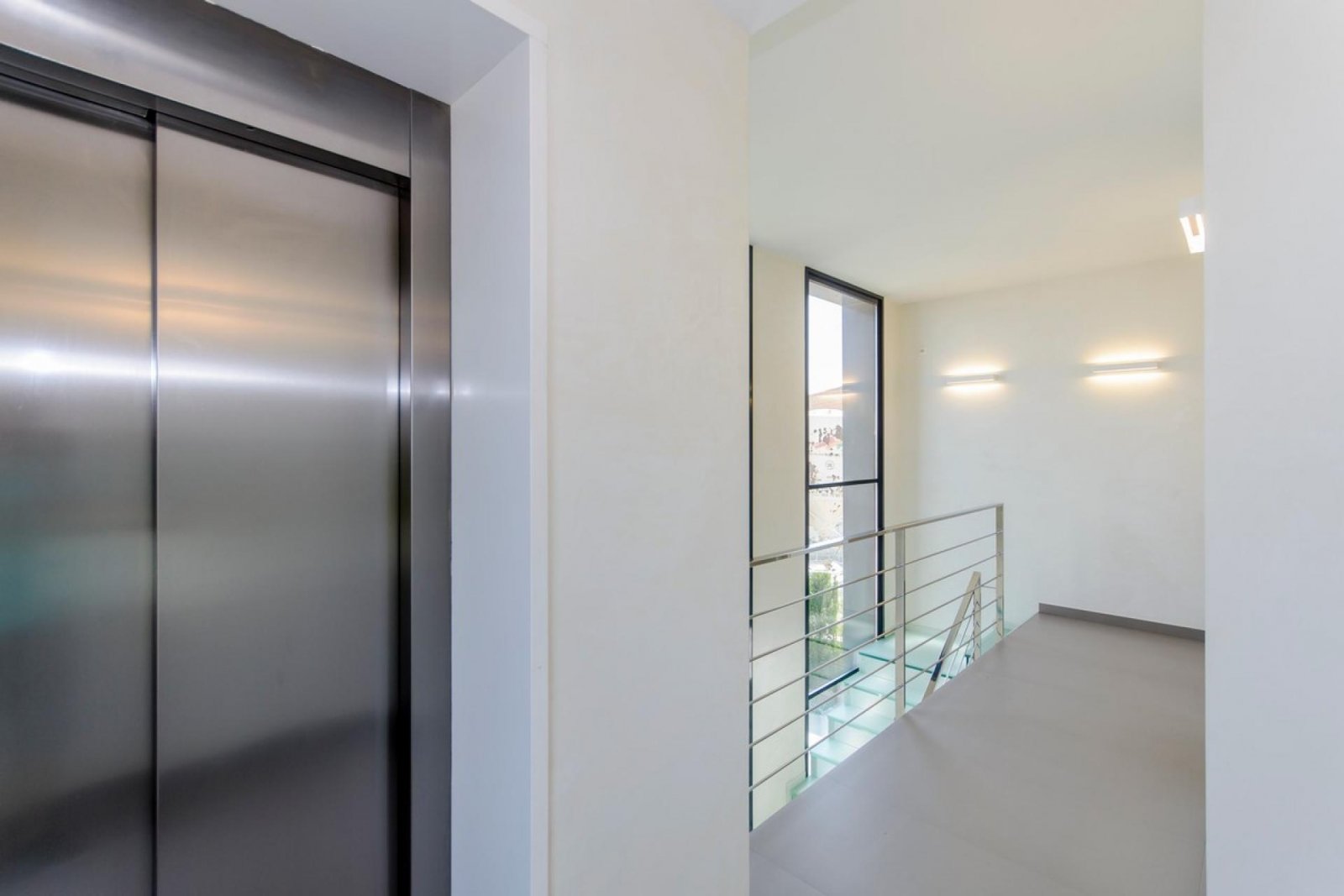 Luxusresidenz – Privatpool, Garage & elegantes Wohnen