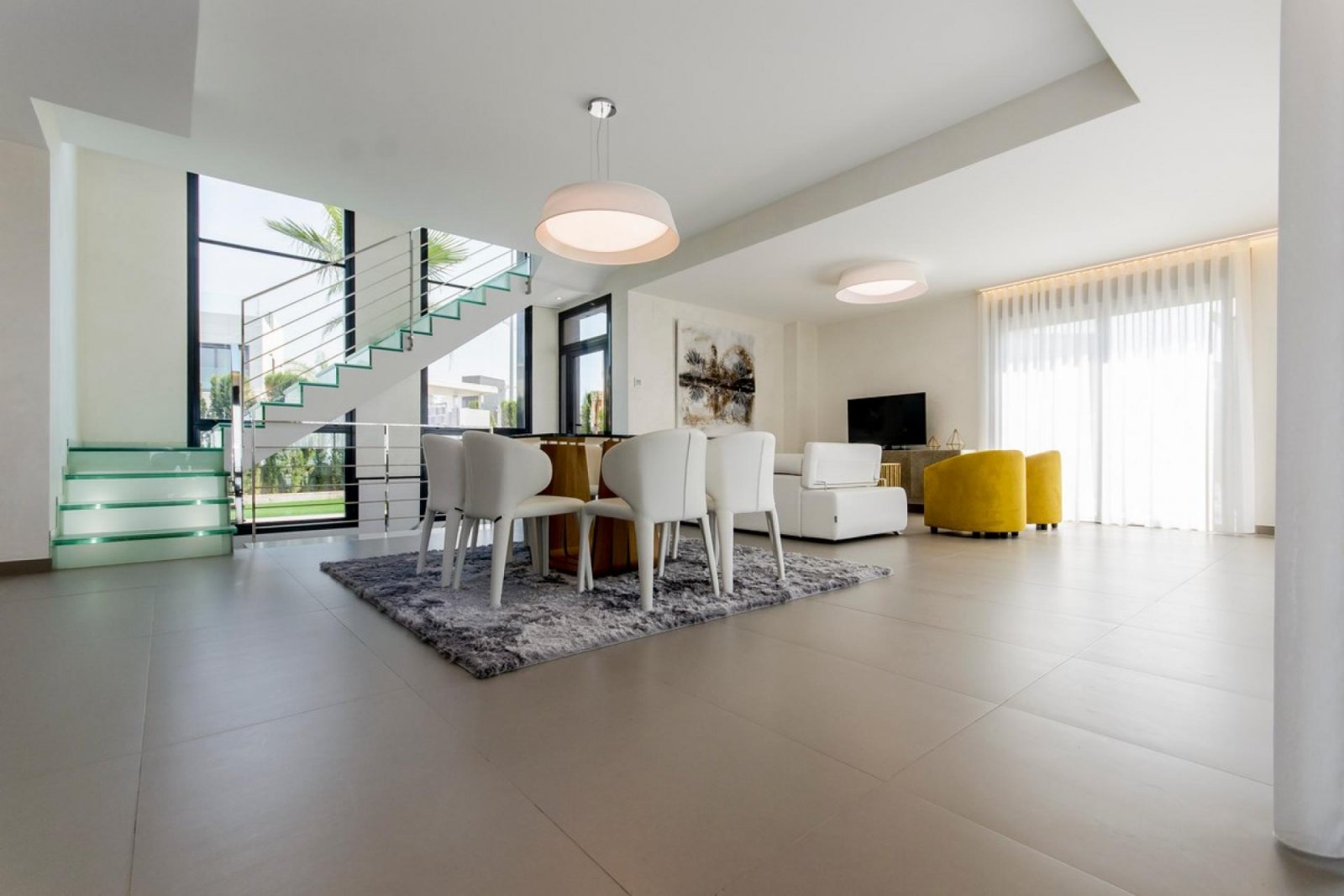 Luxusresidenz – Privatpool, Garage & elegantes Wohnen