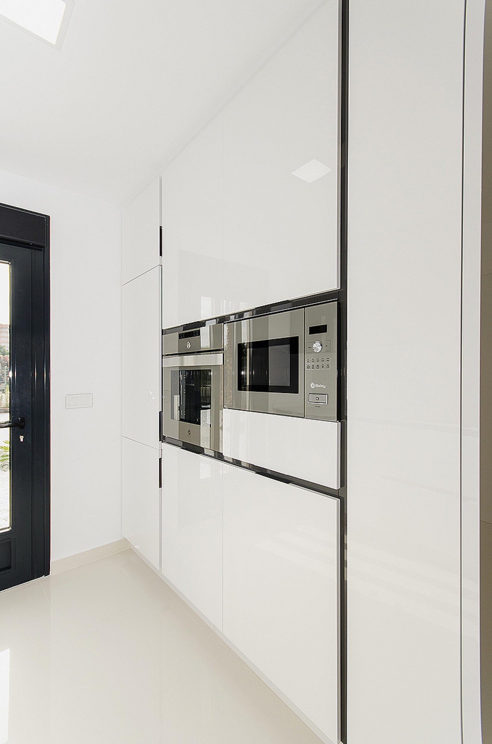 Stilvolle Villa – Pool, Stellplatz & mediterranes Wohnen