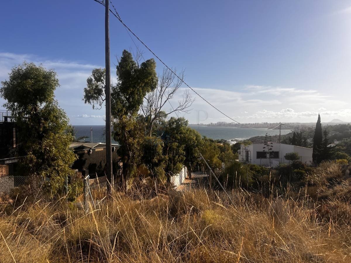 El Campello: Exklusives Baugrundstück mit Blick auf Küste und Meer 