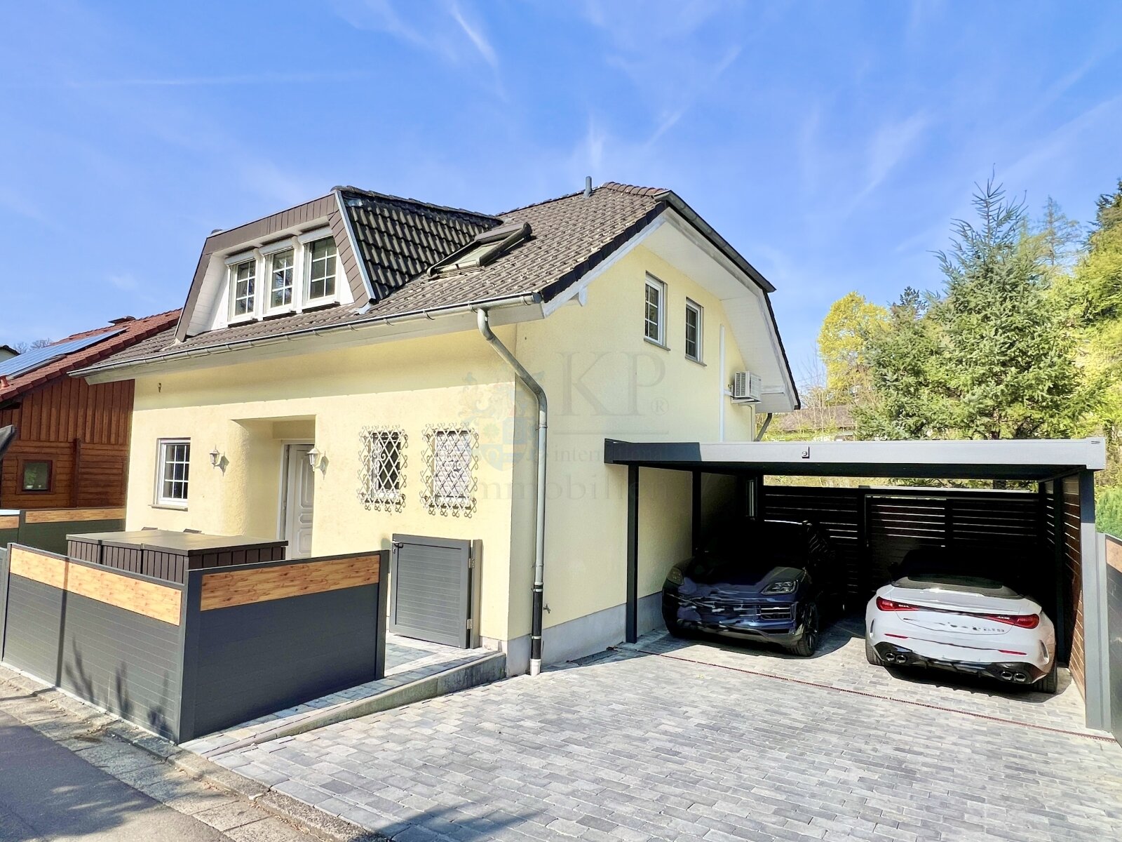 EPPSTEIN: CHARMANTES + EINMALIGES EFH MIT SOMMERGARTEN, SAUNA & TRAUMGRUNDSTÜCK 