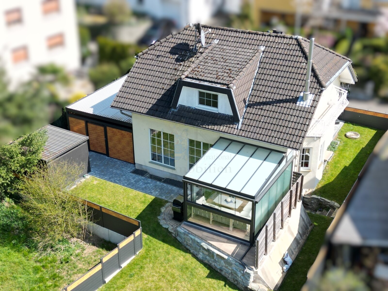 EPPSTEIN: CHARMANTES + EINMALIGES EFH MIT SOMMERGARTEN, SAUNA & TRAUMGRUNDSTÜCK 