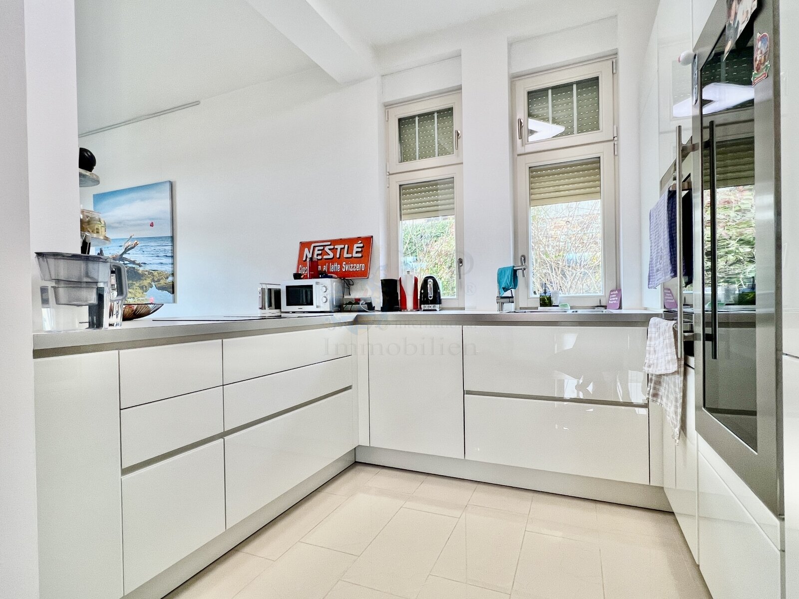 Wohnen mit Stil und Fernblick – Moderne 3-ZI-ETW in begehrter Wohngegend von Wiesbaden