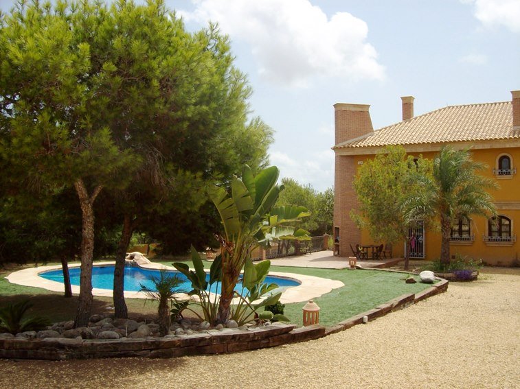 Exklusive Villa im Grünen mit eigenem Pool