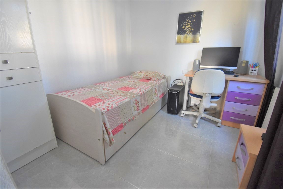 Charmante Villa mit großem Grundstück, Pool & mediterranem Flair