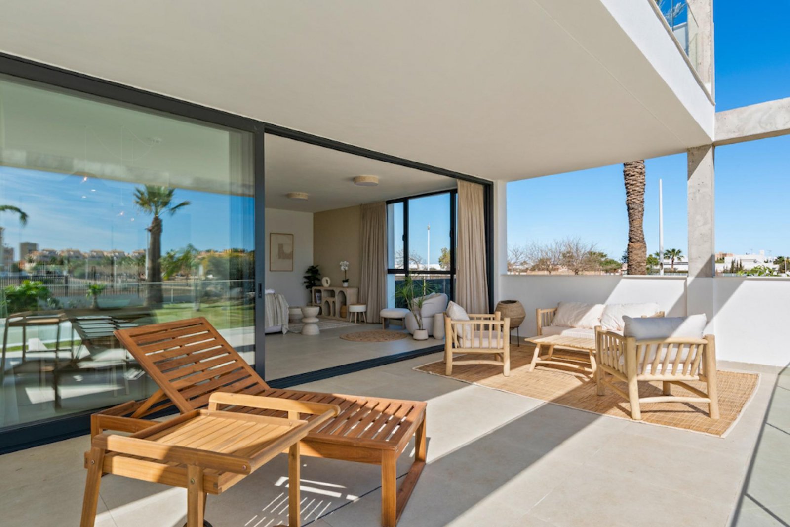 Exklusive Apartments mit Pool und Meerblick